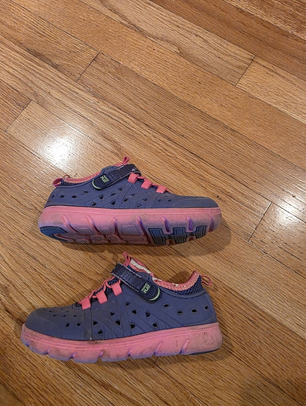 Stride Rite Sneakers - Picture 5 of 6